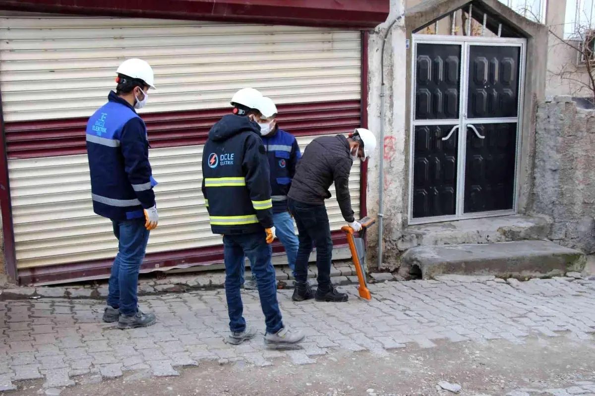 Kaçak elektrik hattı tespiti için yer altı cihazı