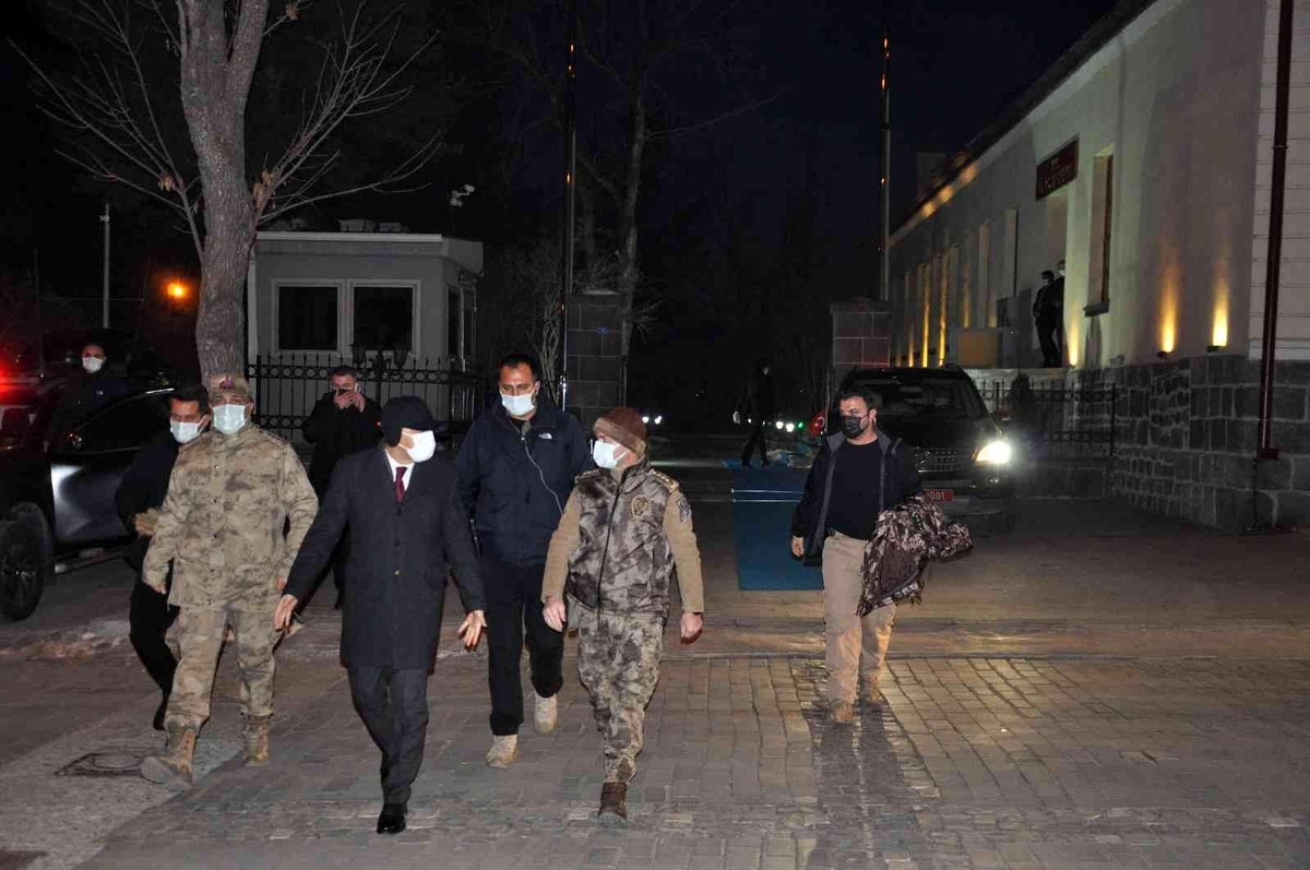 Kars Valisi Öksüz uygulama yapan güvenlik güçlerini yalnız bırakmadı