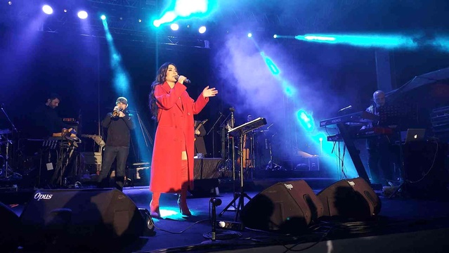 Melek Mosso'dan hayranlarına müjde