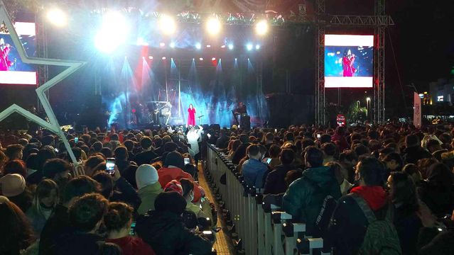 Melek Mosso'dan hayranlarına müjde