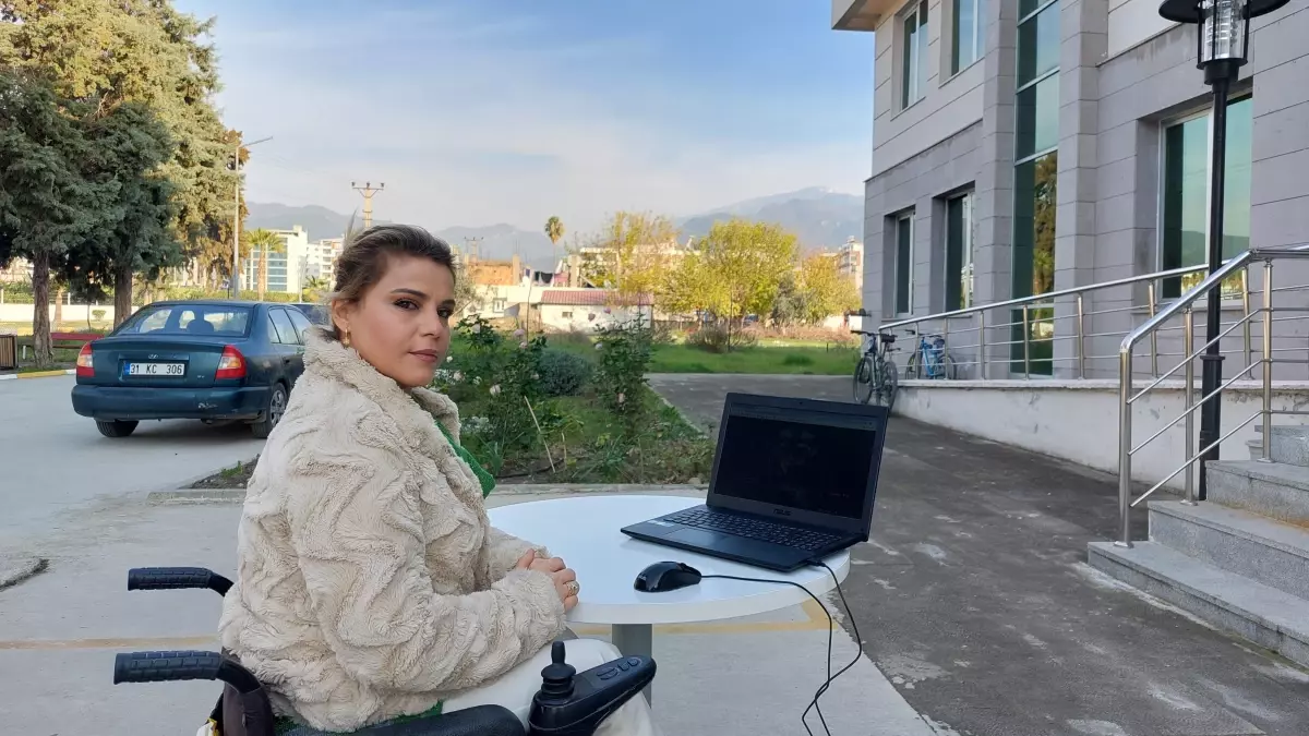 Milli halterci Nazmiye Muratlı, AA'nın 'Yılın Fotoğrafları' oylamasına katıldı