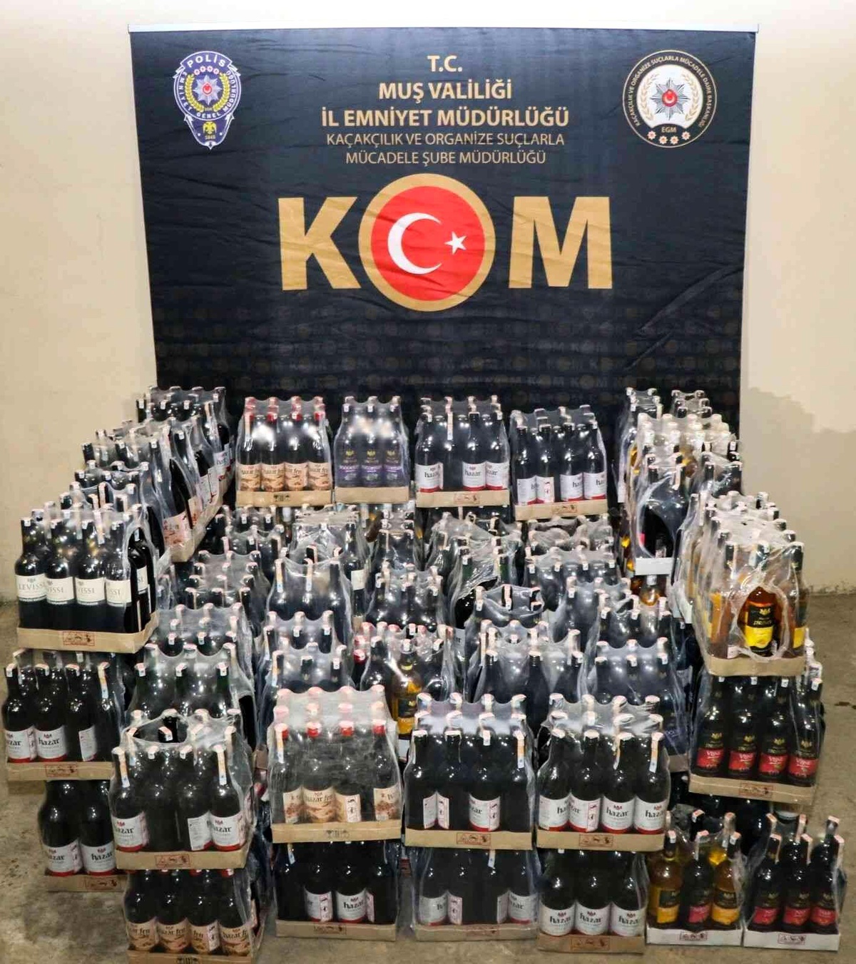 Muş\'ta gümrük kaçağı alkollü içki ele geçirildi