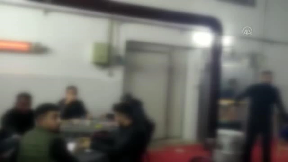 Ruhsatsız kahvehanede kumar oynayan 38 kişiye ceza kesildi