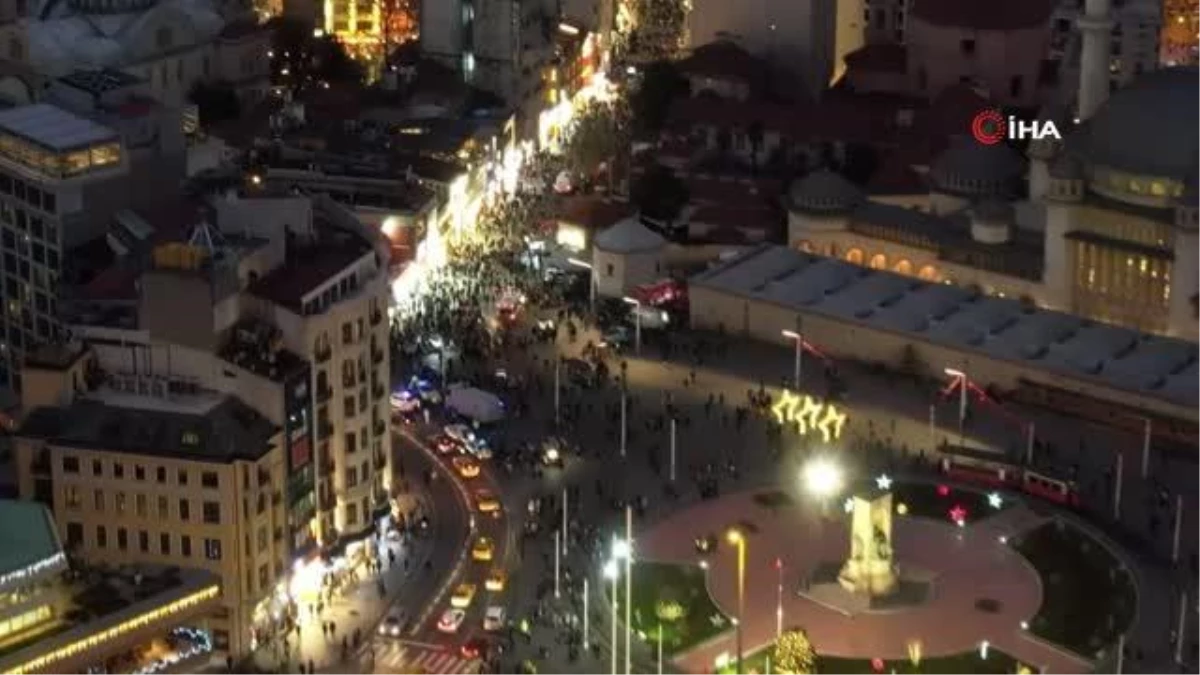 Taksim Meydan\'ında yılbaşı yoğunluğu