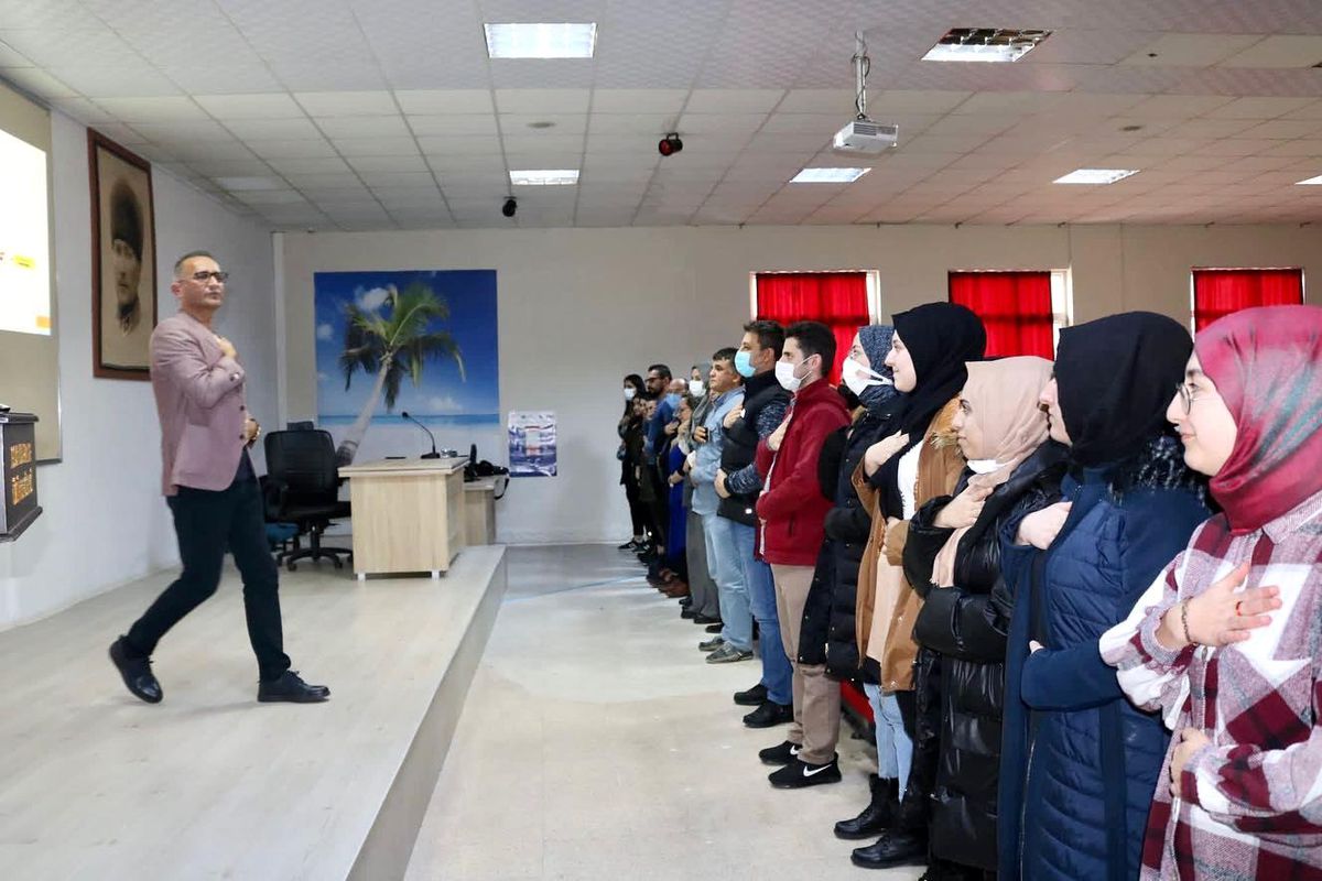 Üniversiteli gençlere "Stres Yönetimi" semineri