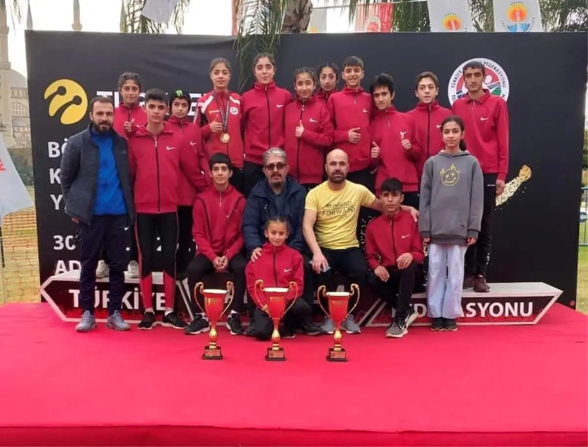 Vanlı atletizmcilerden büyük başarı