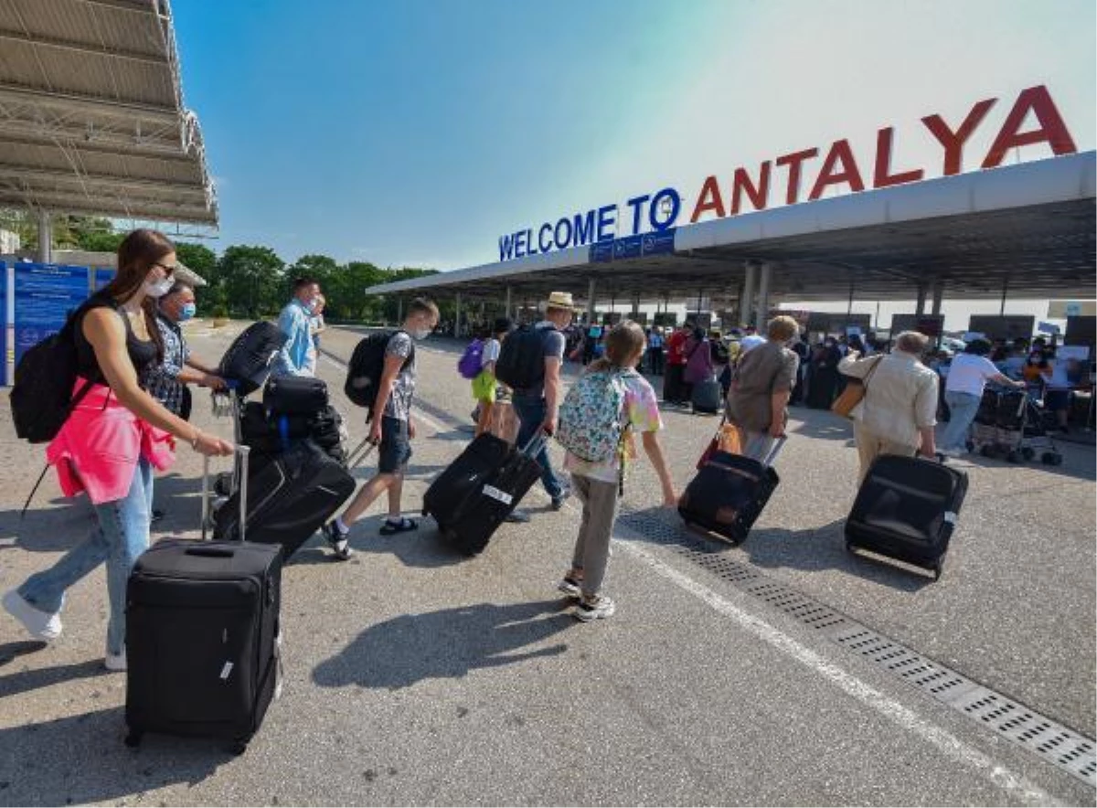 Antalya, 2021\'de 9 milyon 81 bin turist ağırladı