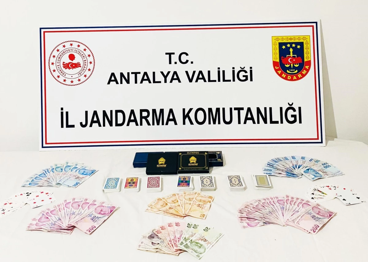 Antalya\'da kumar oynayan 7 kişiye ceza uygulandı