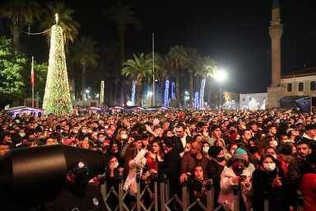 Bodrum'da binlerce kişi meydanları doldurdu