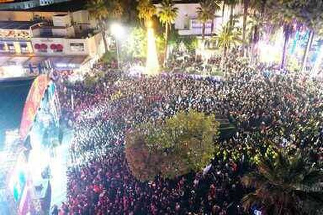 Bodrum'da binlerce kişi meydanları doldurdu