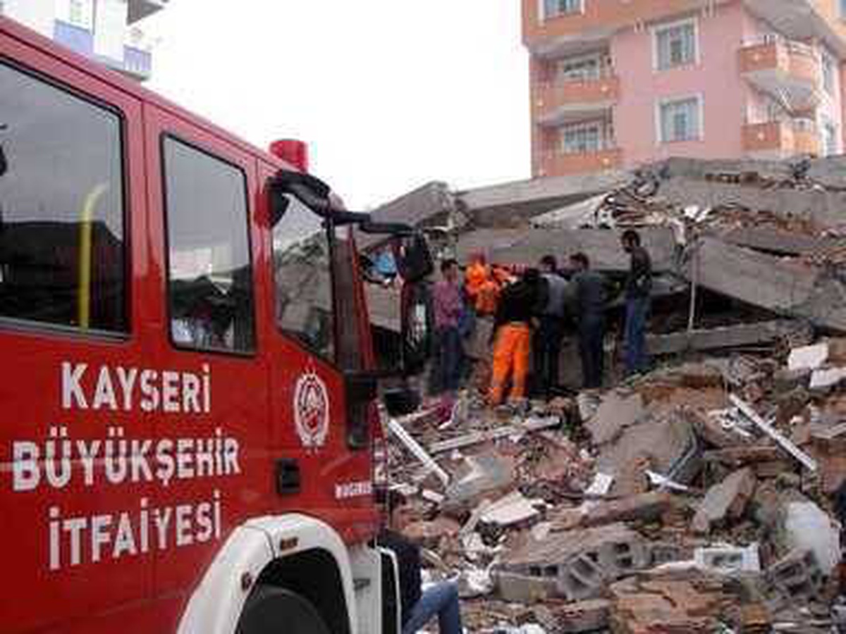 Son dakika yerel: Büyükşehir itfaiyesi 2021\'de 7 bin 230 olaya müdahale etti