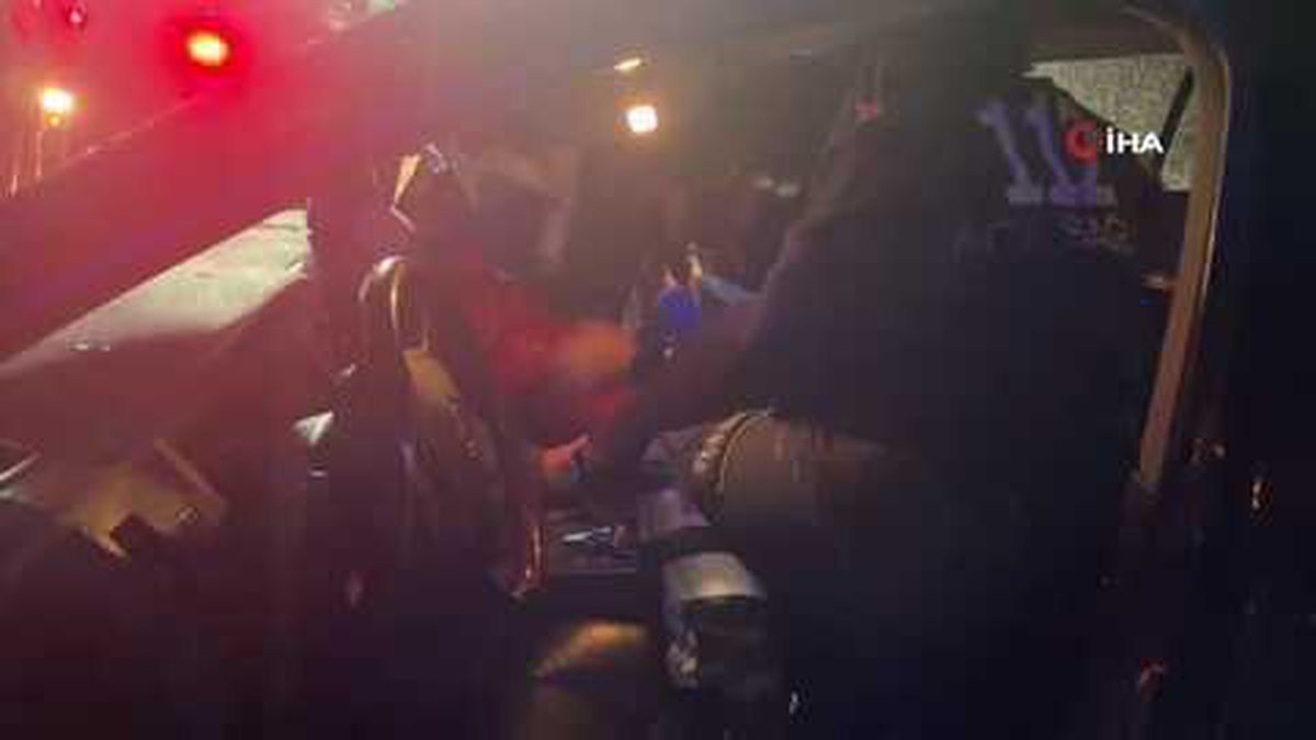 Son dakika haberi! Kaza yaptı, otomobilde sıkışan kız arkadaşını bırakıp kaçtı