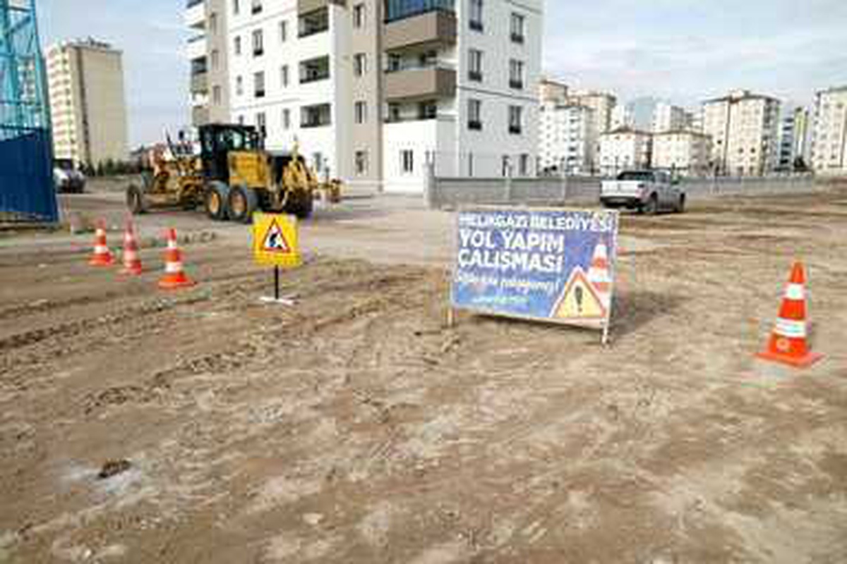Melikgazi Belediyesi ilçeye yeni yollar kazandırıyor