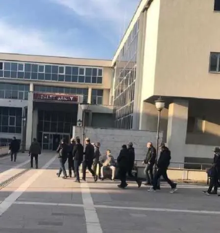 Osmaniye merkezli terör operasyonunda yakalanan 5 şüpheli tutuklandı