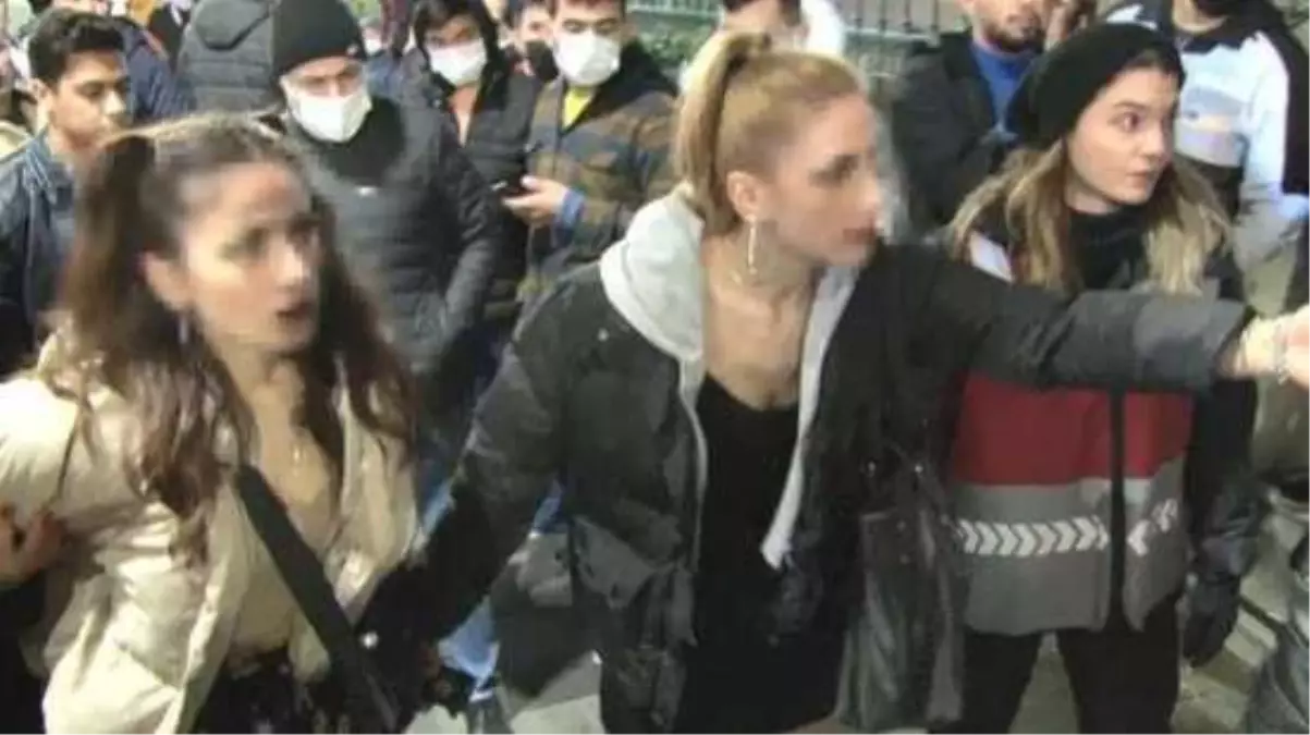 Taksim\'de yılbaşı eğlencesinde iğrenç olay: Elle taciz ettiler