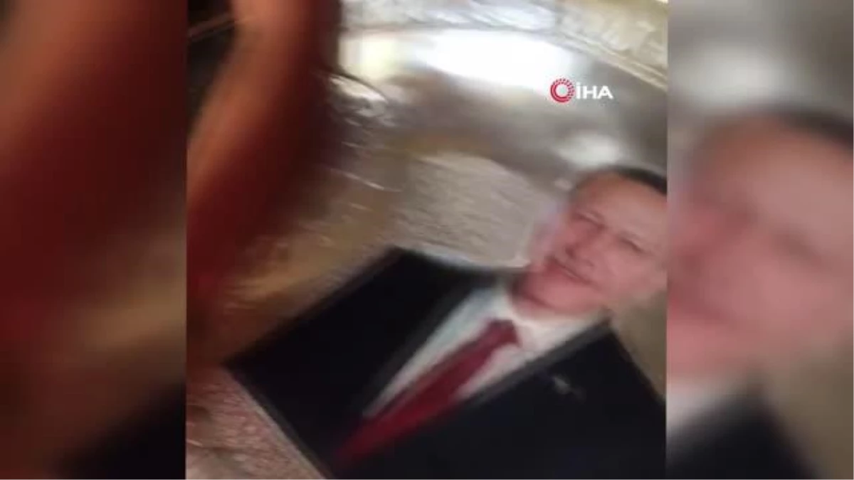 Cumhurbaşkanı Erdoğan\'a üzerinde portresi bulunan bakır tepsiyi hediye etmek istiyor