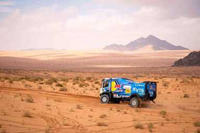 Dakar Rallisi'nin ikinci gününde de Red Bull sporcuları zirvede
