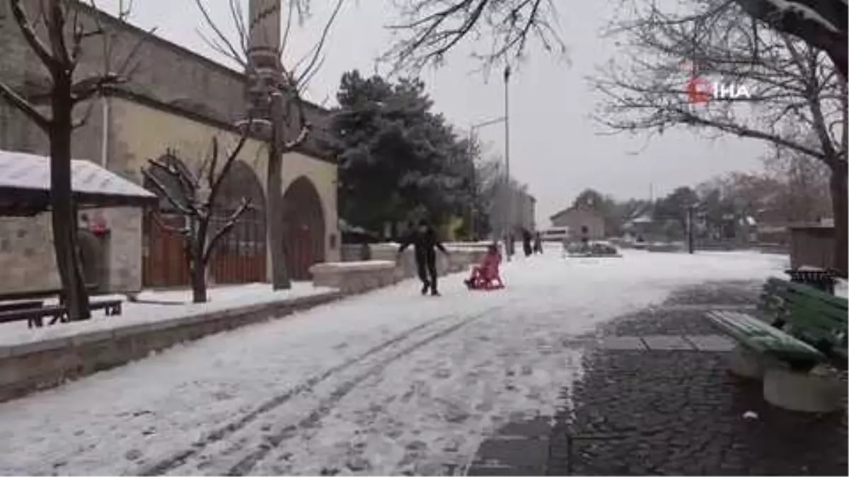 Elazığ\'da yılın ilk karı yağdı