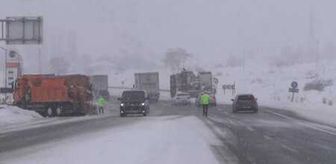 Erzincan'da kar ve tipi ulaşımı aksatıyor