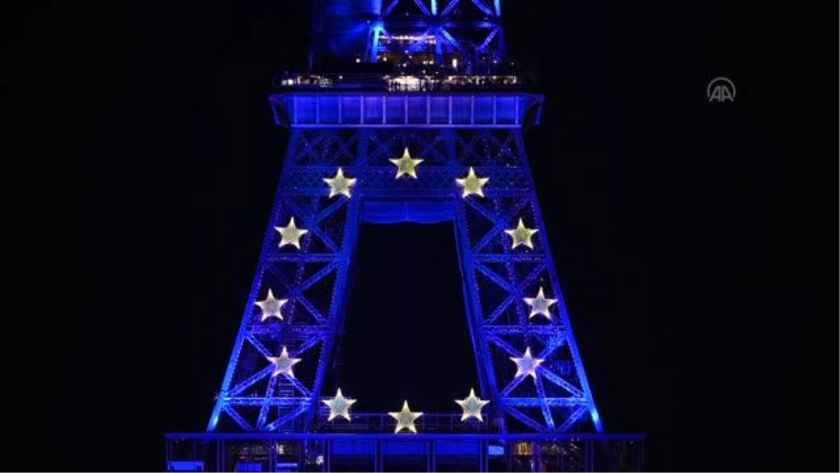 Eyfel Kulesi Avrupa Birliği renkleriyle ışıklandırıldı