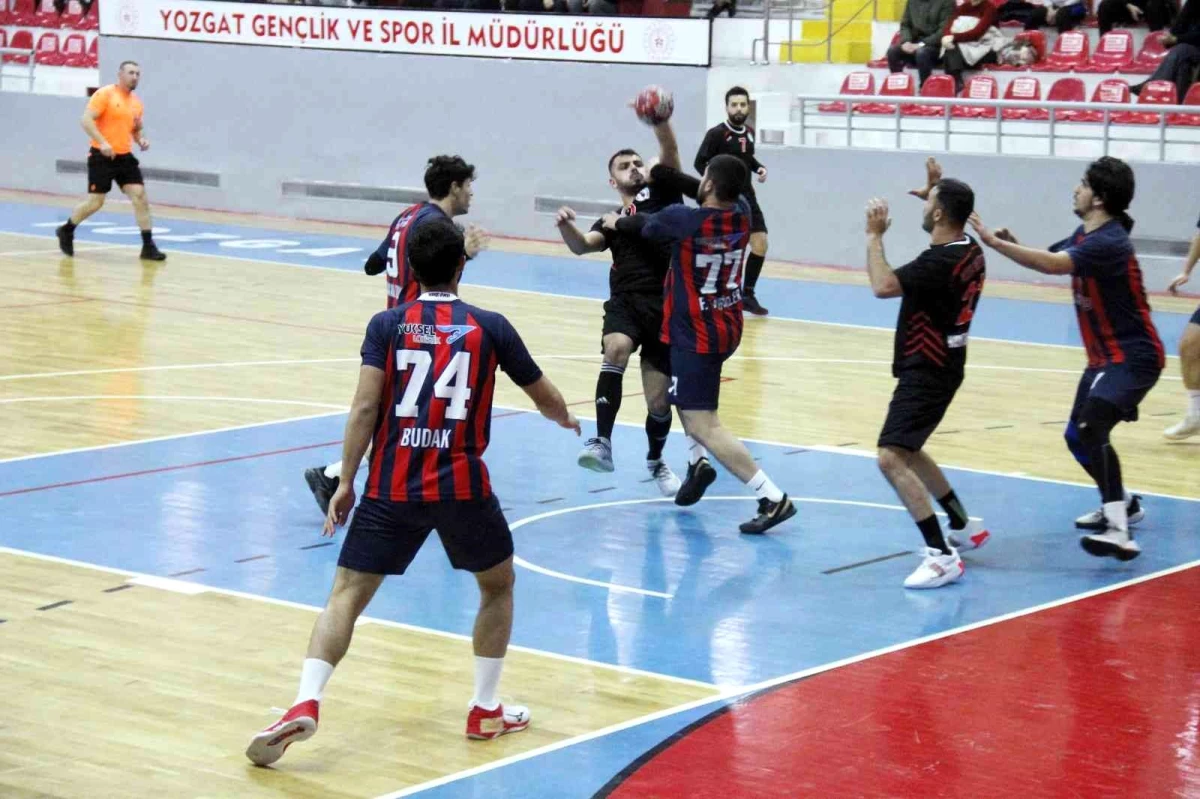 Hentbol Erkekler 2. Ligi: Yozgat Belediyesi Bozokspor: 33 Mersin İdmanyurduspor: 20
