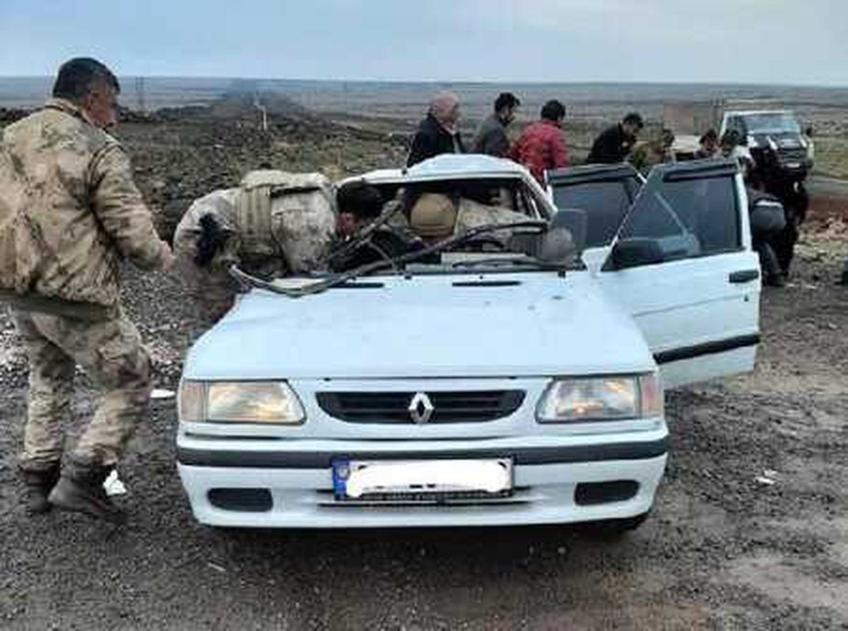 Şanlıurfa\'da kamyon ile otomobil çarpıştı: 5 yaralı
