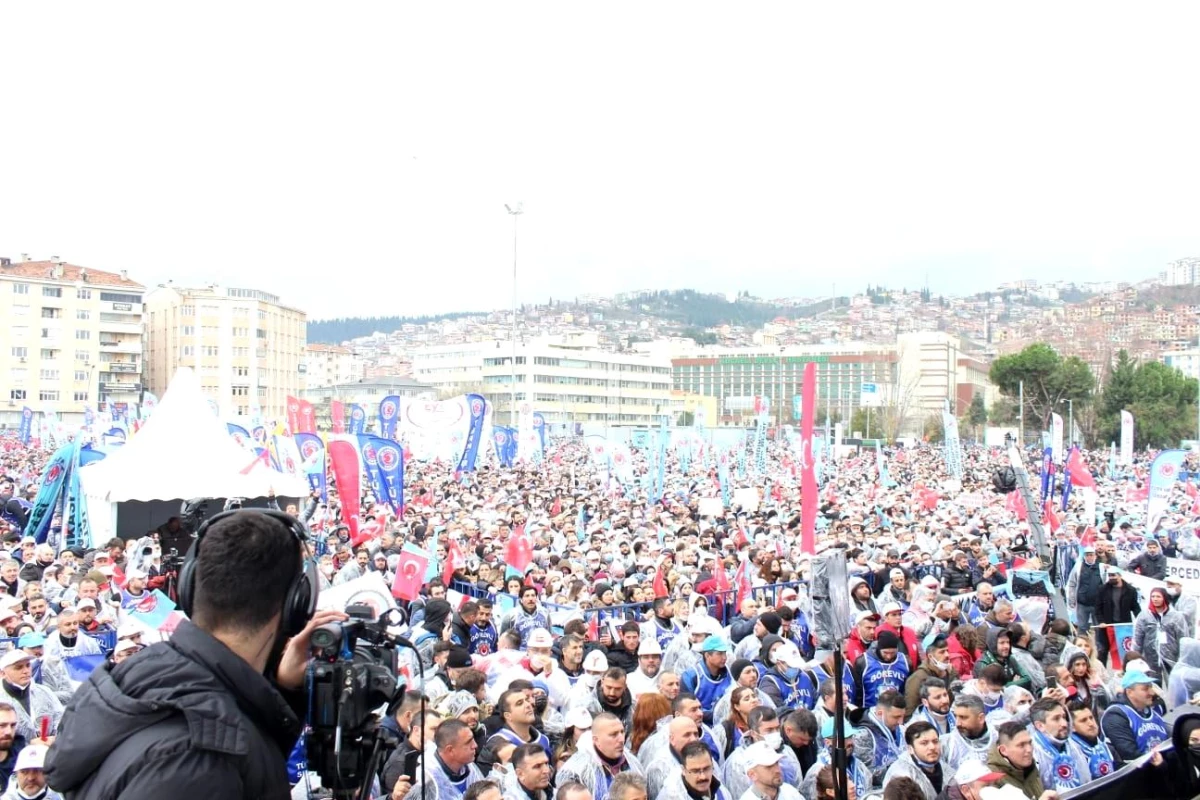 Türk Metal Sendikası, MESS\'in teklifini Kocaeli\'de protesto etti