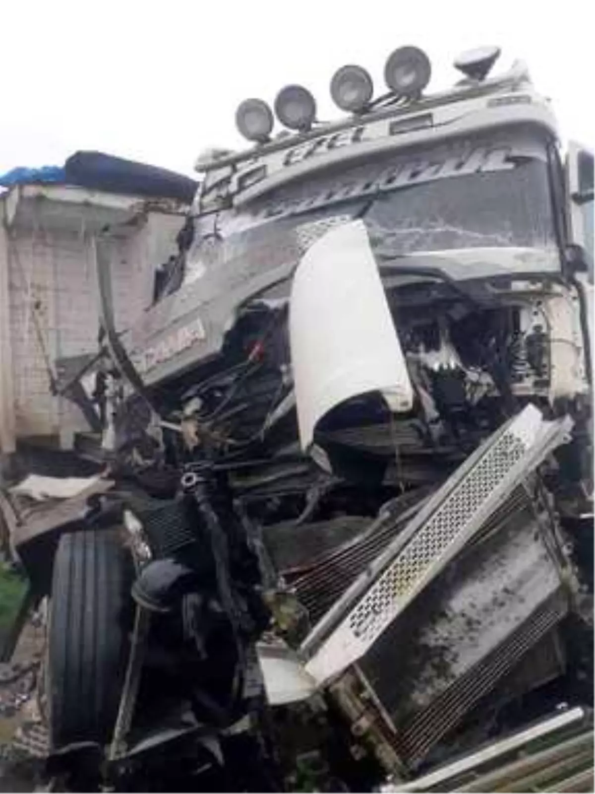 Son dakika haber! Yoğun sis beraberinde kaza getirdi