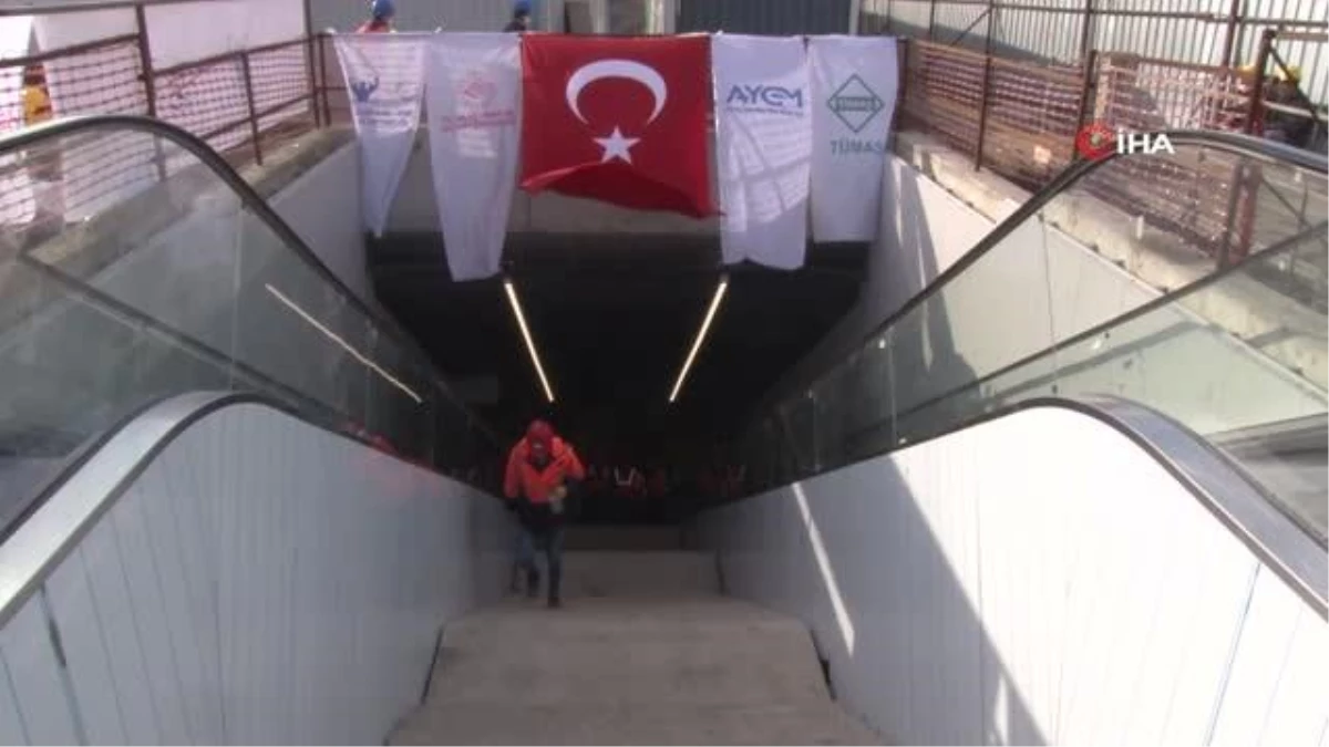 Son dakika haberi | Bakan Karaismailoğlu, "Bizim ulaşım politikamızda yolda kalan otobüsler değil, günde 1 milyonun üzerinde yolcu taşıyacak metro hatları var"