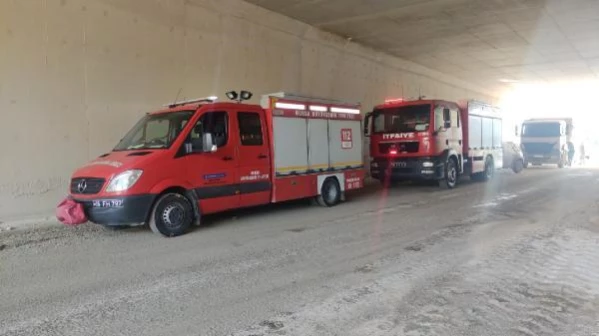 Bursa'da tanker yan yattı; litrelerce mazot yola aktı