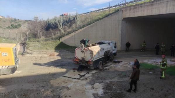 Bursa'da tanker yan yattı; litrelerce mazot yola aktı
