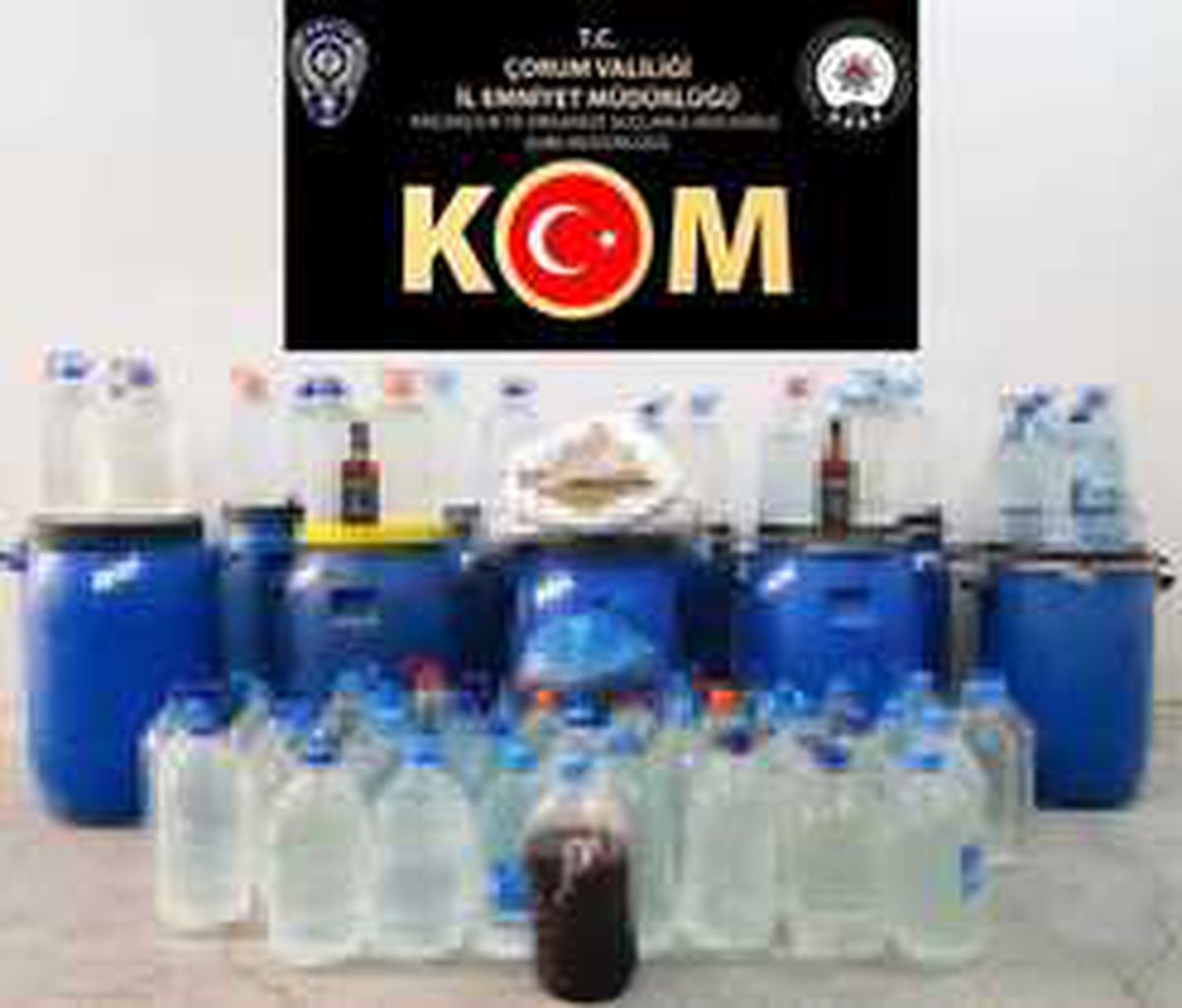 Çorum\'da 43 ayrı operasyonda binlerce litre kaçak ve sahte alkol ele geçirildi