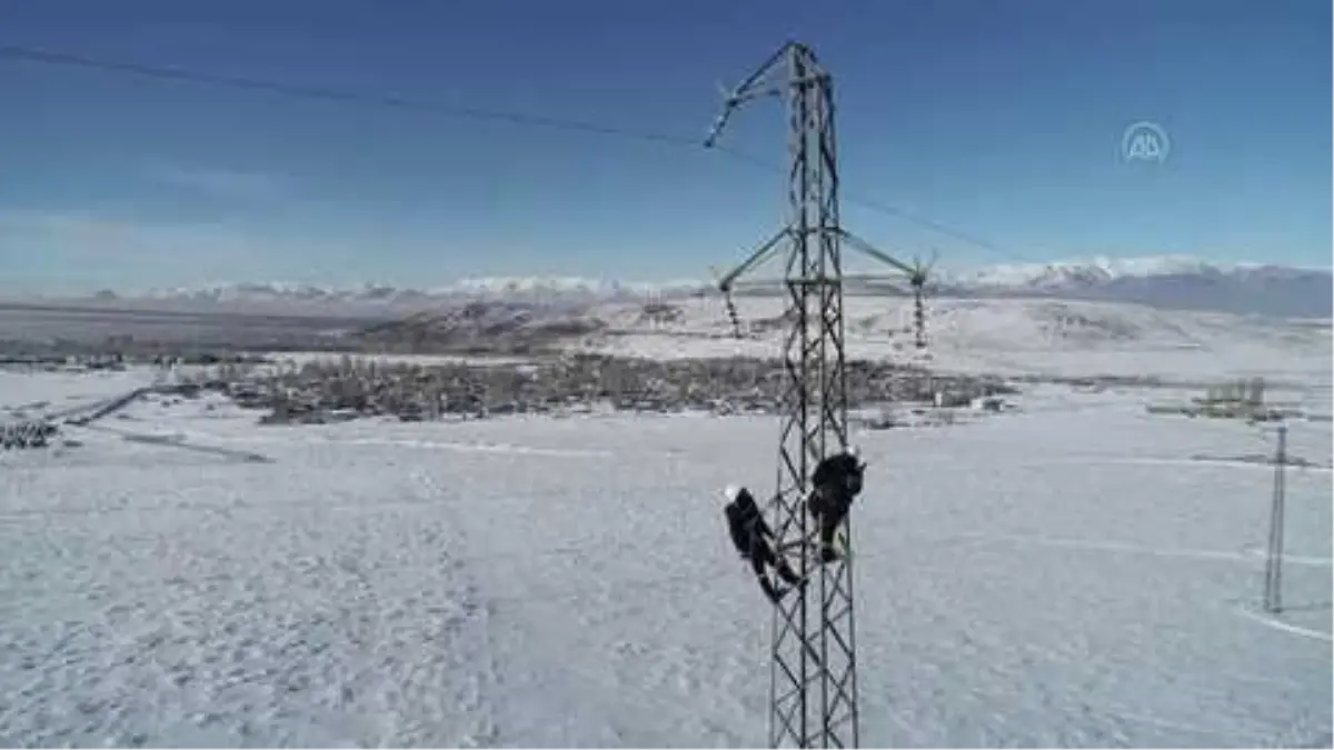 Ekiplerden elektrik arızalarına atlı müdahale