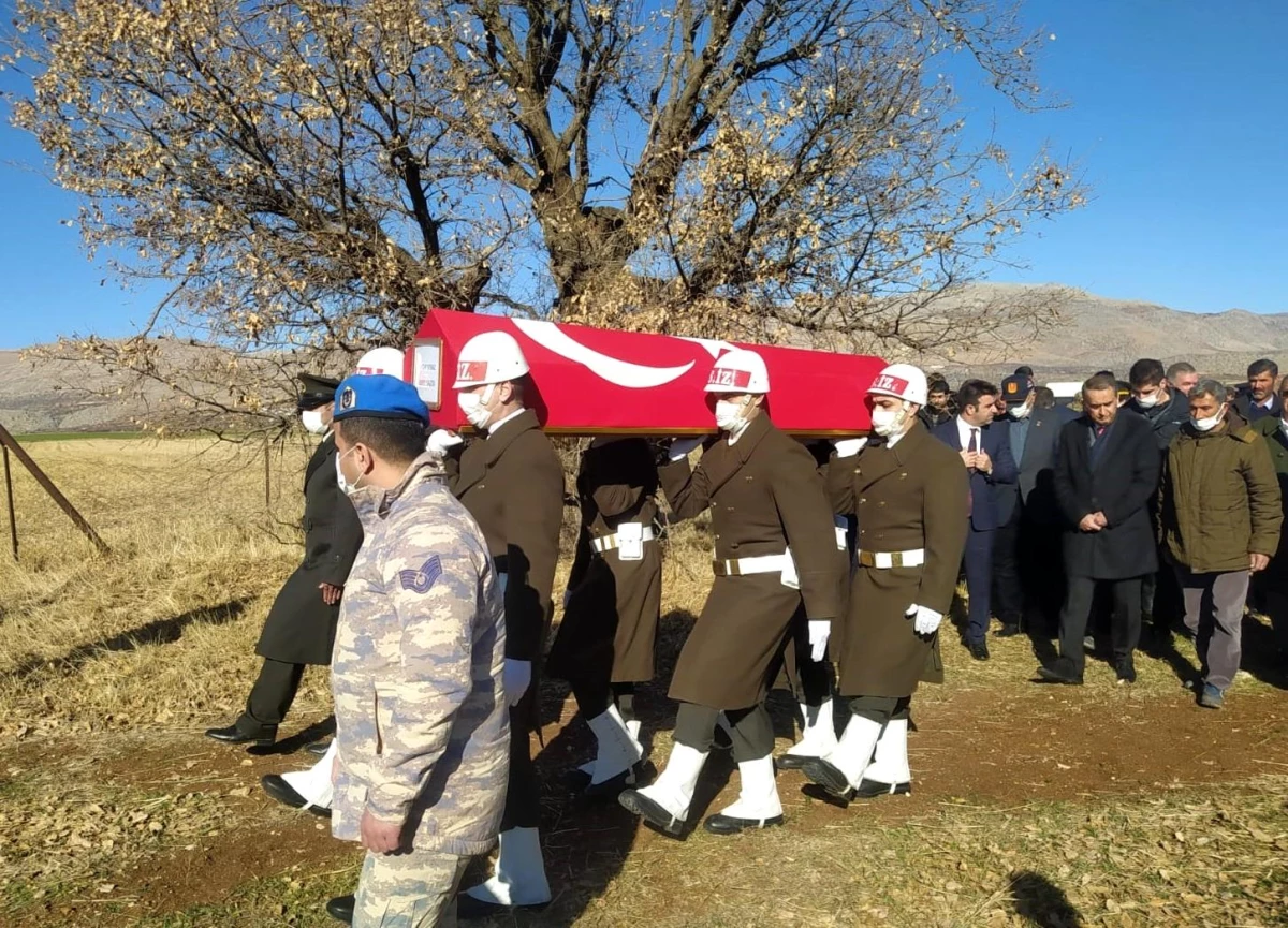 Kıbrıs gazisi Haci Poyraz, son yolculuğuna uğurlandı