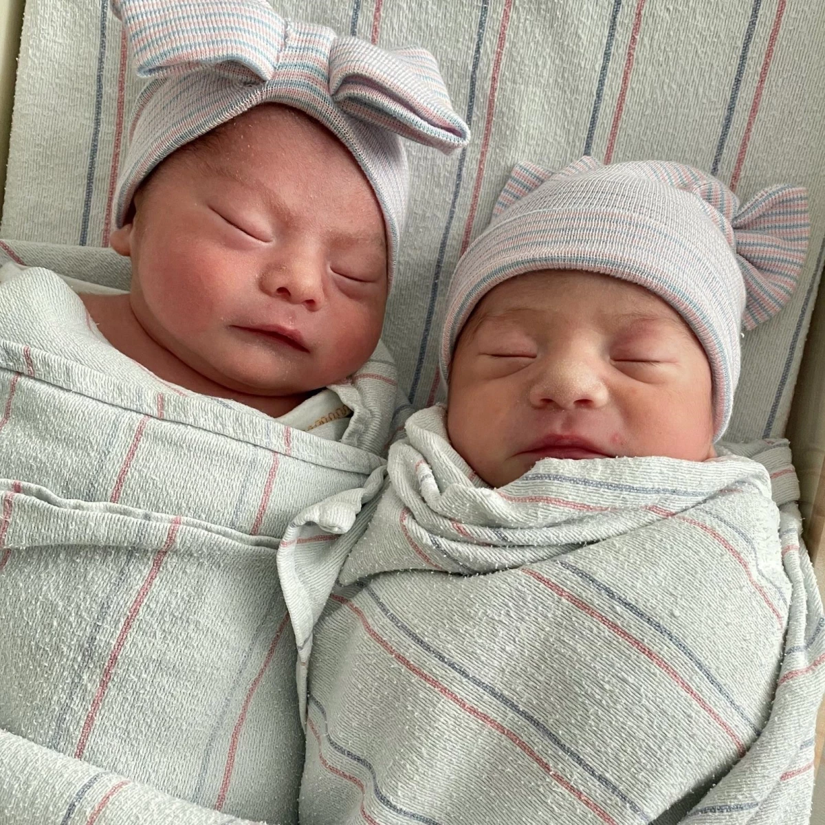 ABD\'de ikiz kardeşler, 15 dakika arayla farklı yıllarda doğdu