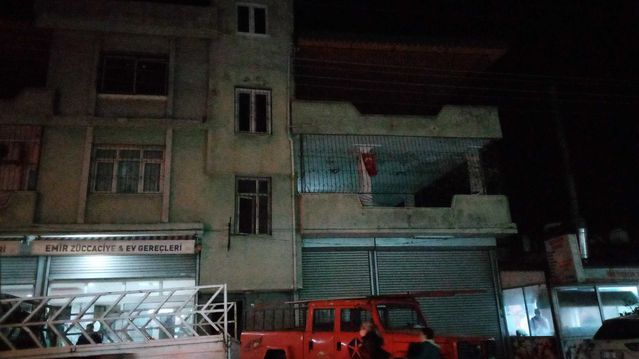 Elektrik akımına kapılan 2 işçi yaralandı