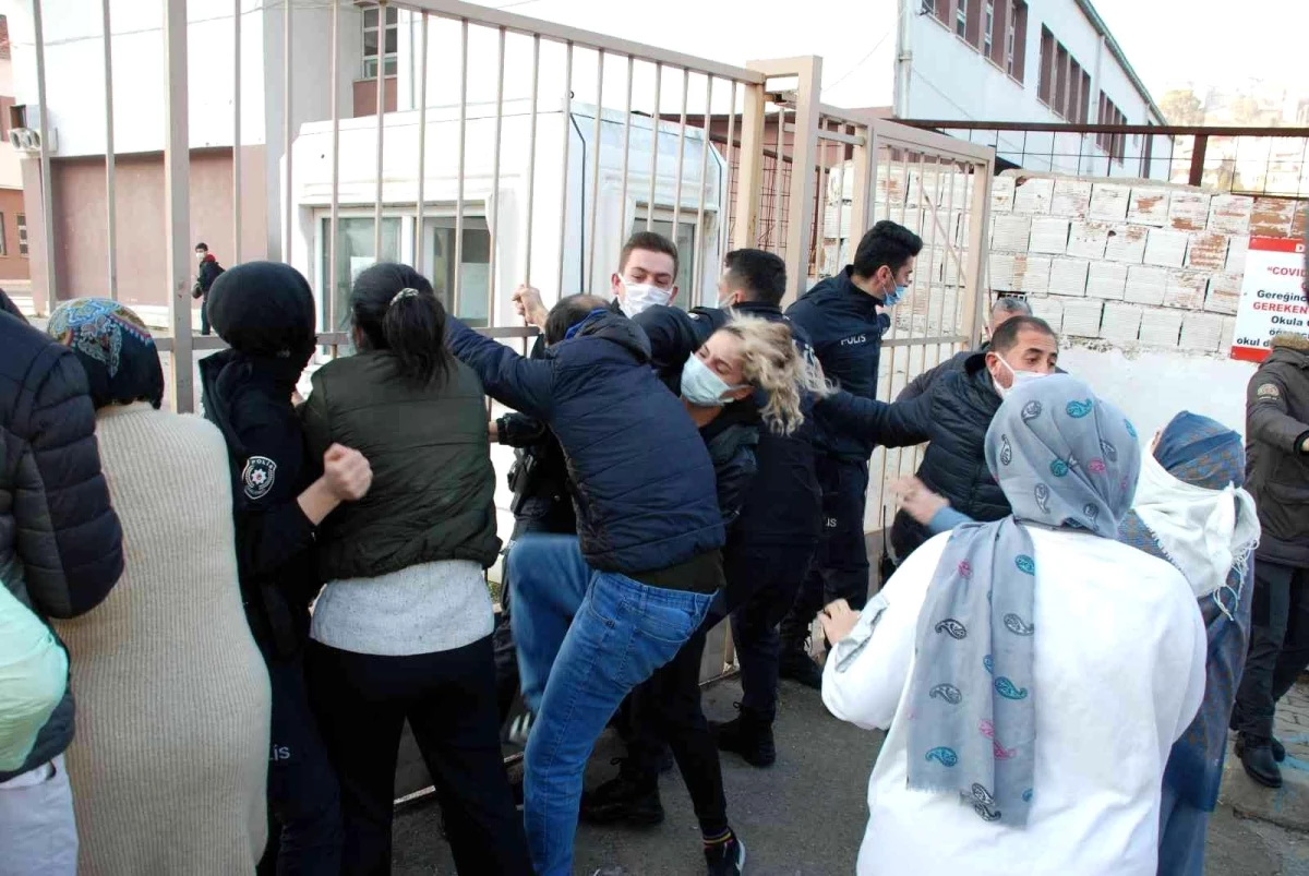 İzmir\'de öğrencilere taciz iddiasında yeni gelişme: İdari soruşturma başlatıldı