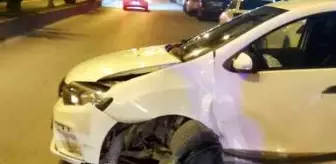 Kontrolden çıkan otomobil refüje çarptı: 1 Yaralı