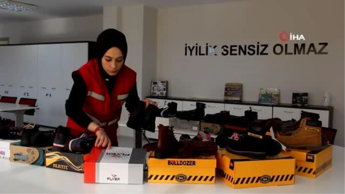 Türk Kızılayı\'ndan Manisa\'da 1500 öğrenciye bot yardımı