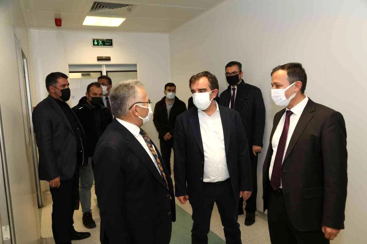 Başkan Büyükkılıç ERÜ Aşı Araştırma ve Geliştirme Merkezi\'ni ziyaret etti