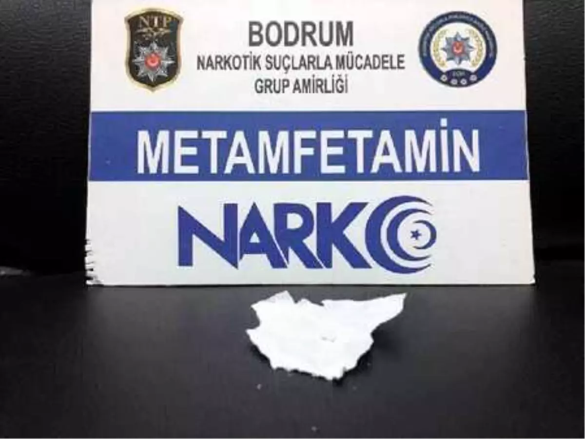 Bodrum\'da 4 gram metamfetaminle yakalanan 3 kişiye gözaltı