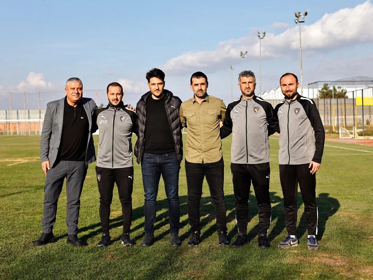 Bucaspor\'da teknik ekibin sözleşmeleri 2 yıl uzatıldı