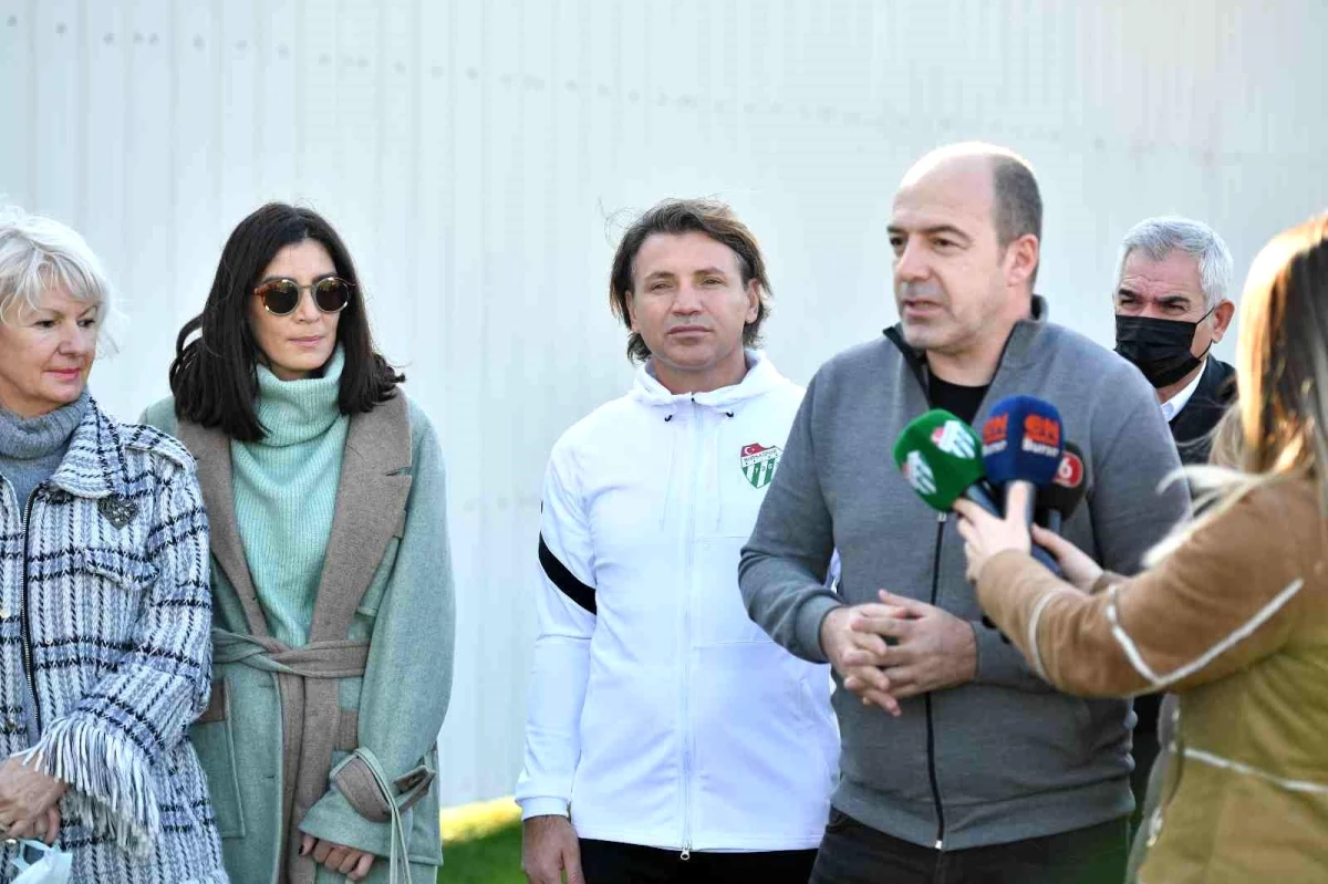 Bursaspor\'un efsane futbolcularının isimleri sahalara verildi