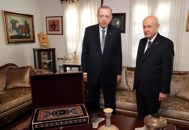 Cumhurbaşkanı Erdoğan'dan Bahçeli'ye sürpriz hediye