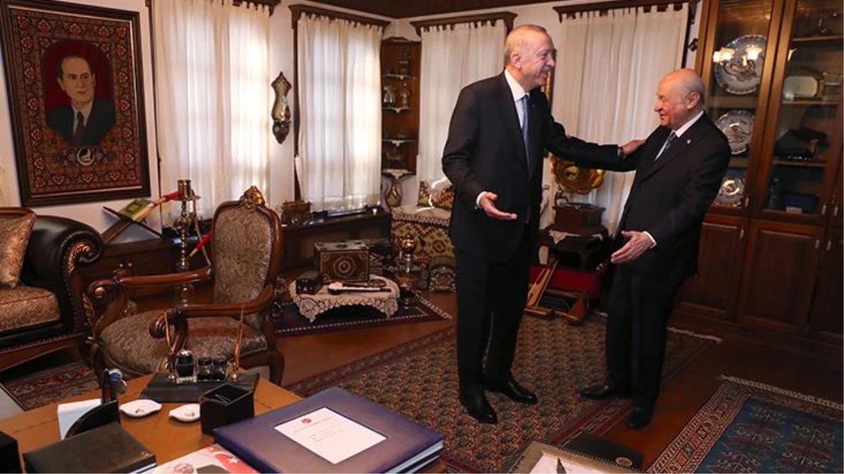 Cumhurbaşkanı Erdoğan ve Bahçeli\'nin sürpriz görüşmesinde gözler masadaki ayrıntıya takıldı