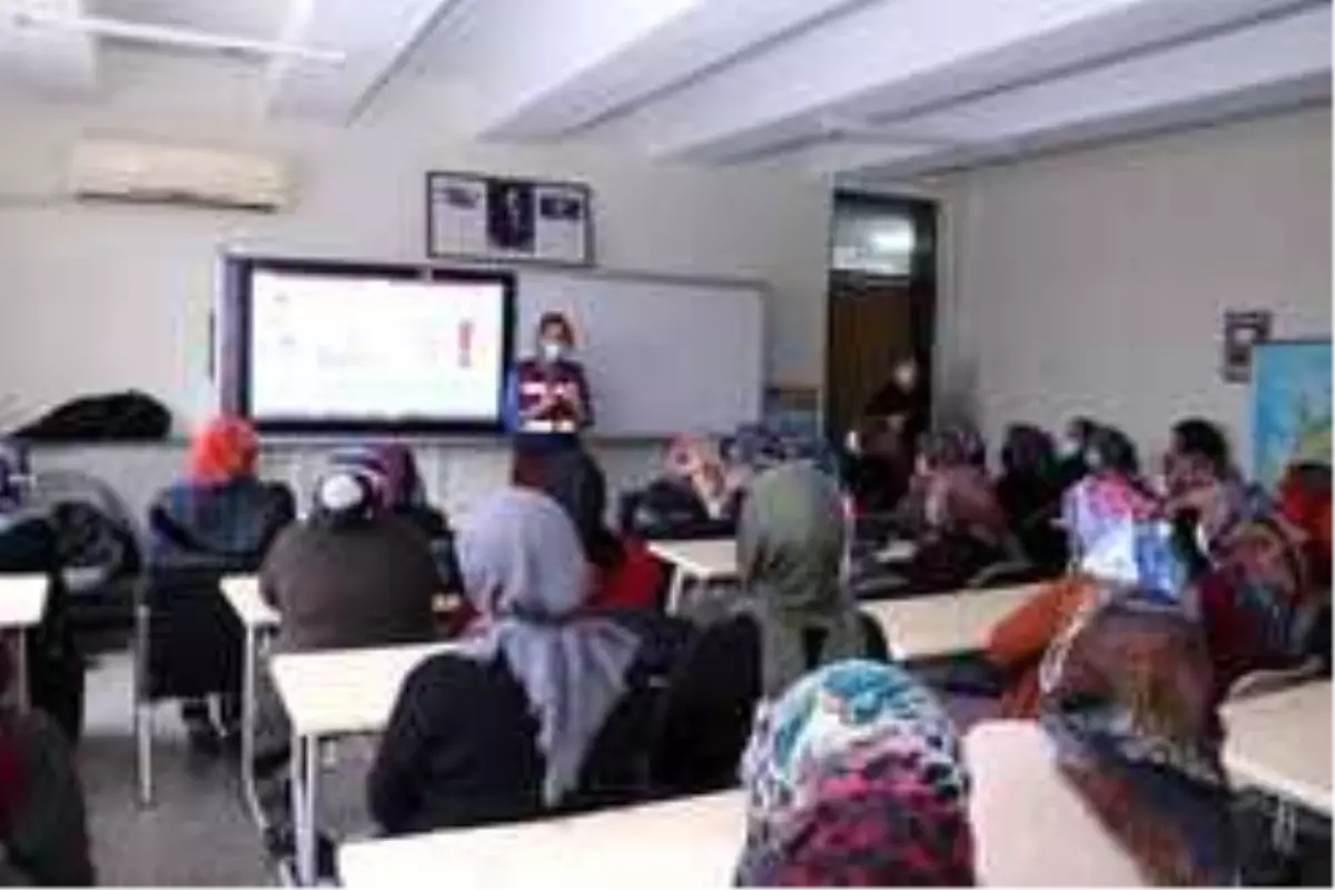 Mersin\'de, "En İyi Narkotik Polisi: Anne" projesi eğitimleri sürüyor