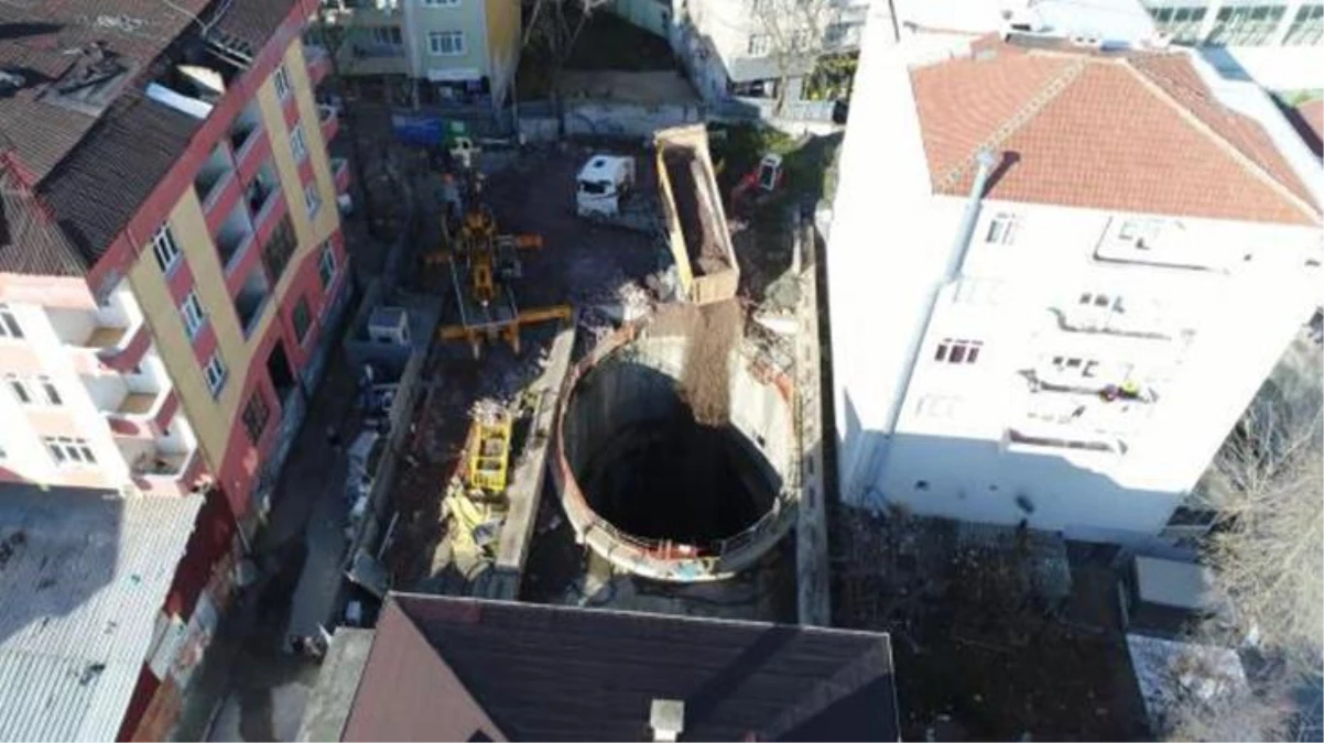 İnşaatı devam eden metro hattında Sarıgazi durağının İBB tarafından betonla kapatılmasına tepki çekti