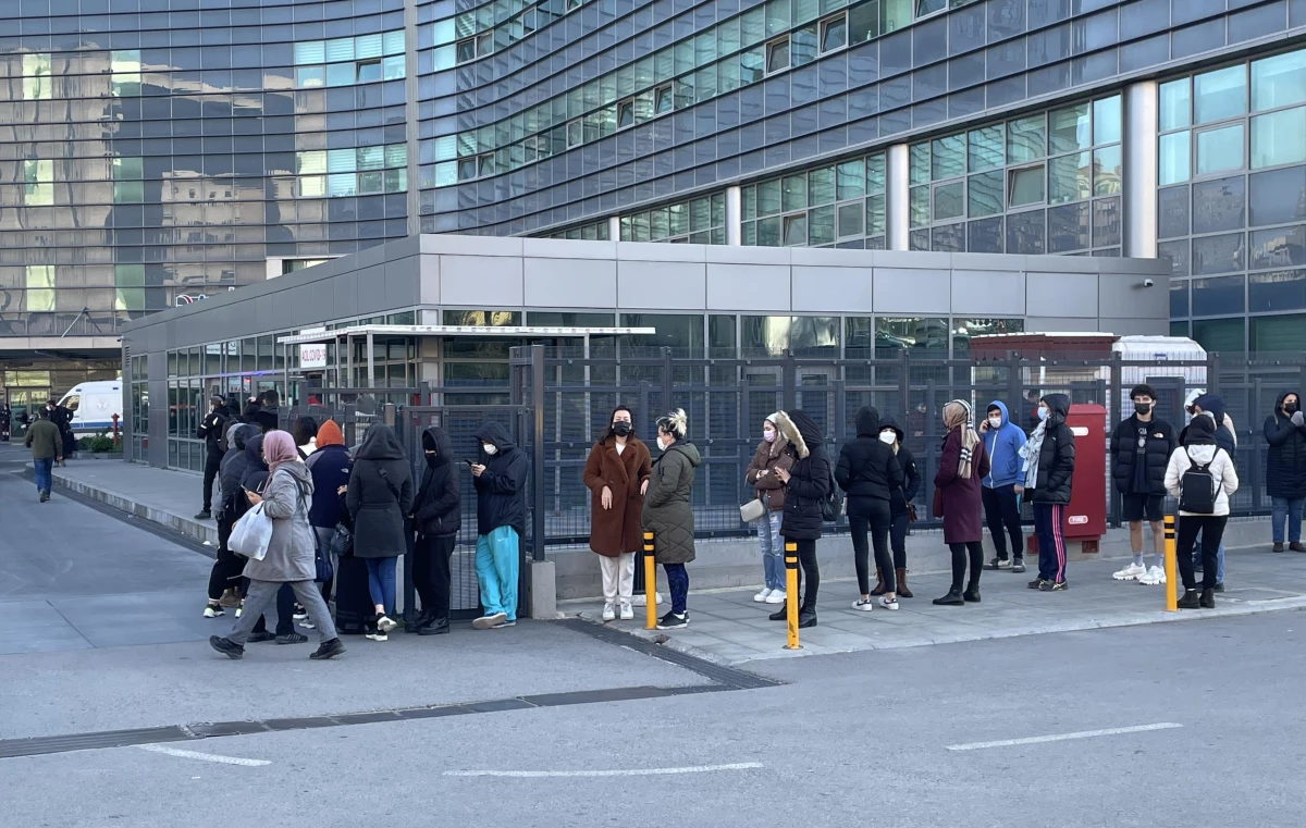 İstanbul\'daki hastanelerde Omicron yoğunluğu