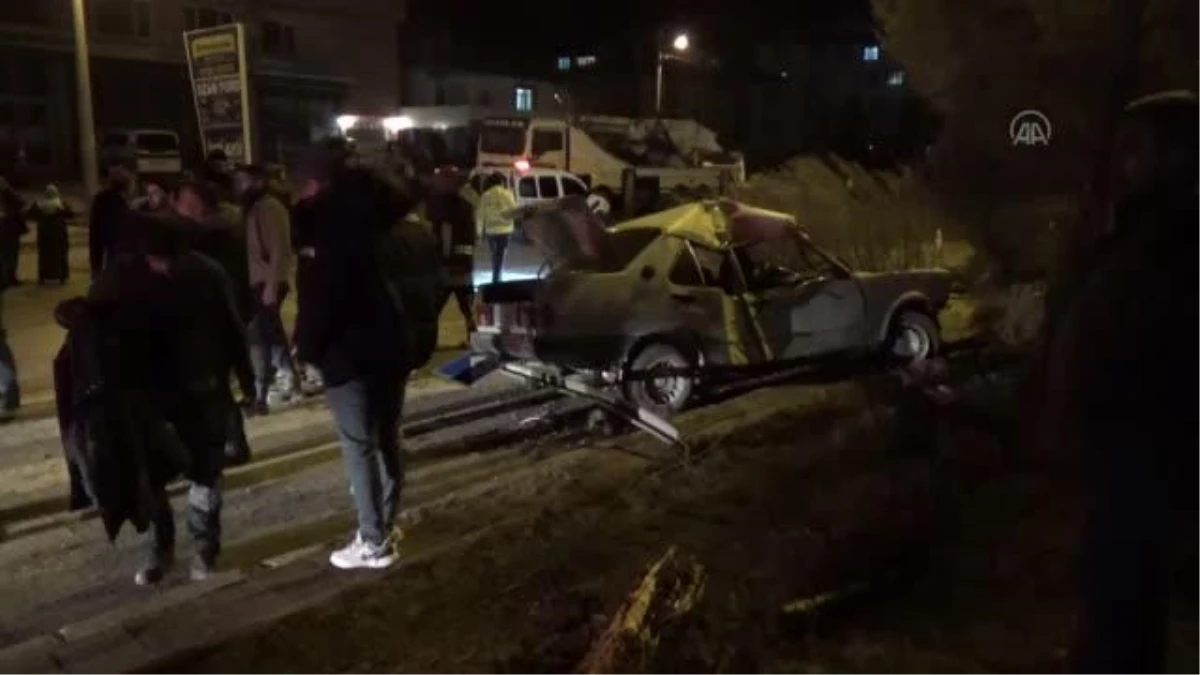 Kazaya müdahale için giden ambulans, otomobille çarpıştı