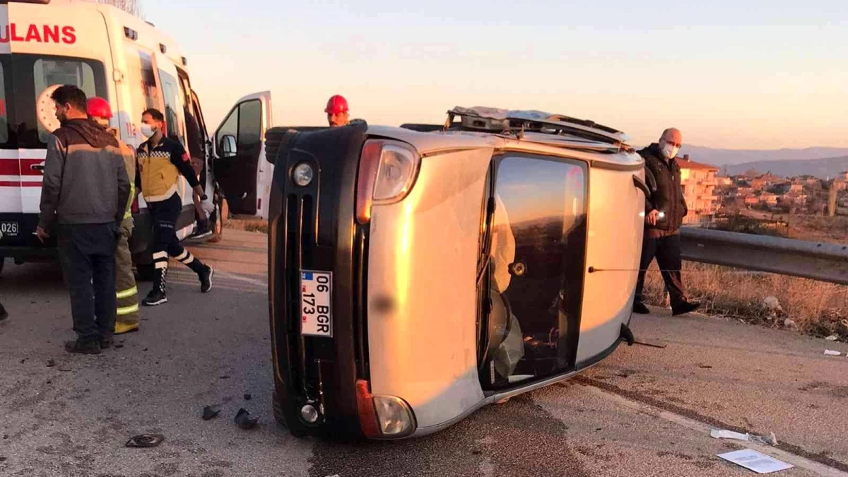 Kırıkkale\'de iki otomobil çarpıştı: 6 yaralı